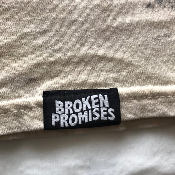Broken promise tshirt - Picture 4 of 5